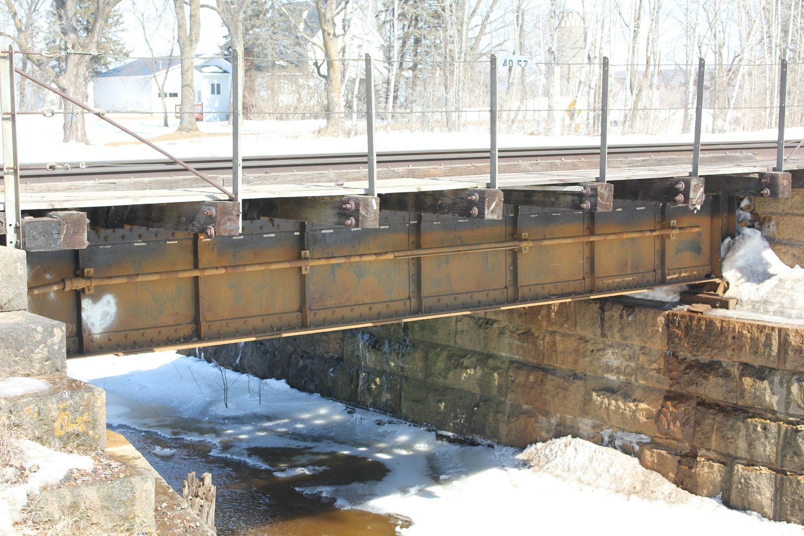 South track span